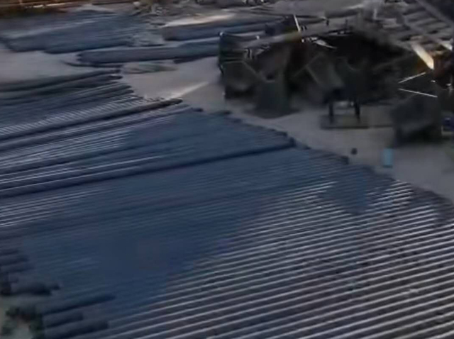 辽宁鞍山市兰开美术高级中学食堂螺栓球网架明天起吊